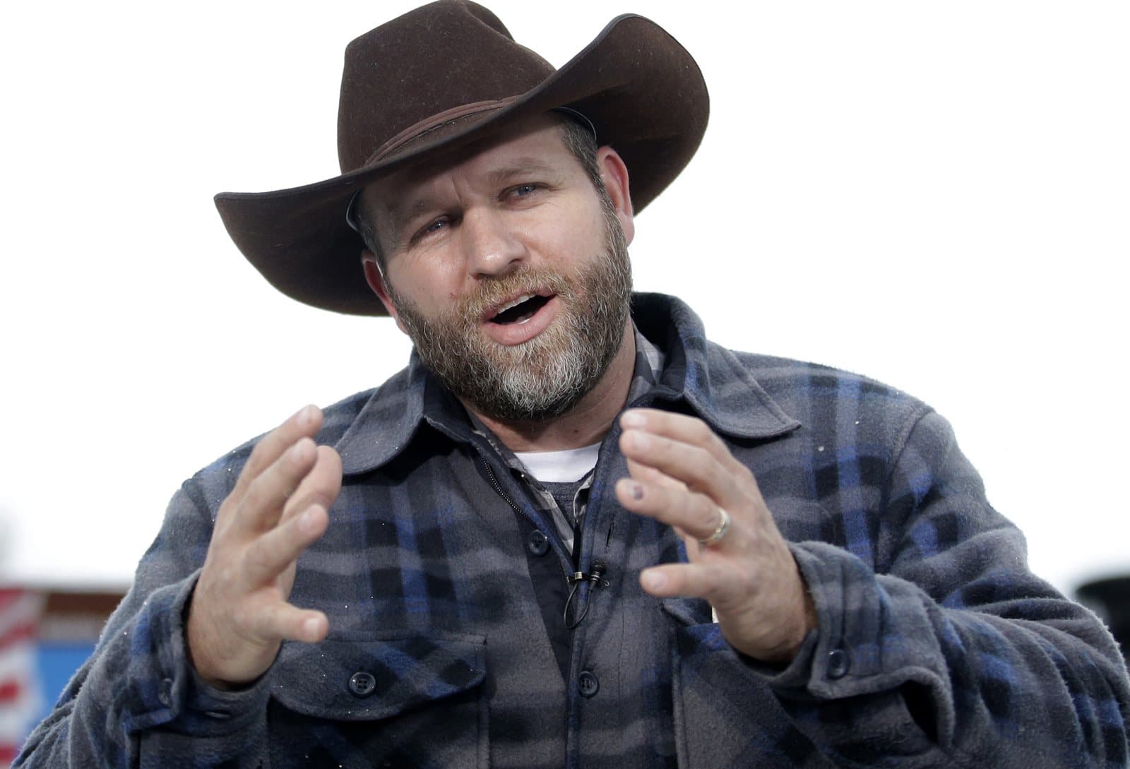 Ammon Bundy speaking at Malheur National Wildlife Refuge in 2016