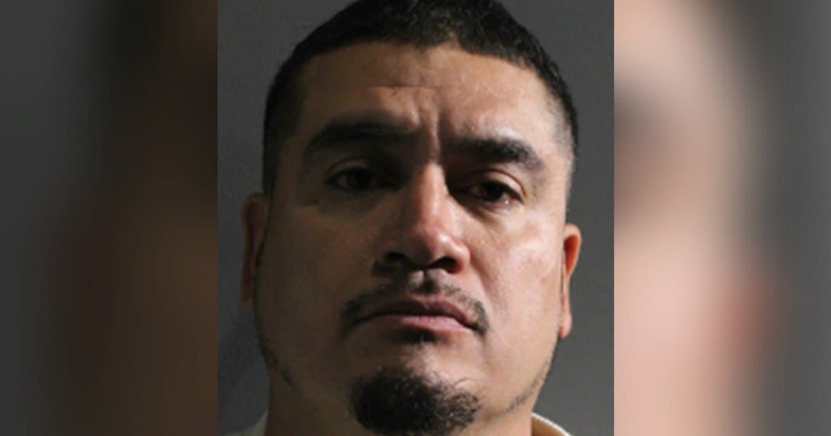 Booking photo of Gustavo Soto