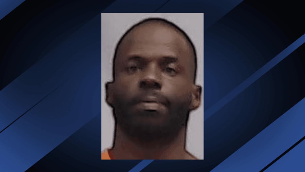 Booking photo of Noel Devine